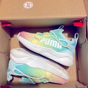 Toddler girls size 4C Puma shoes only worn one time